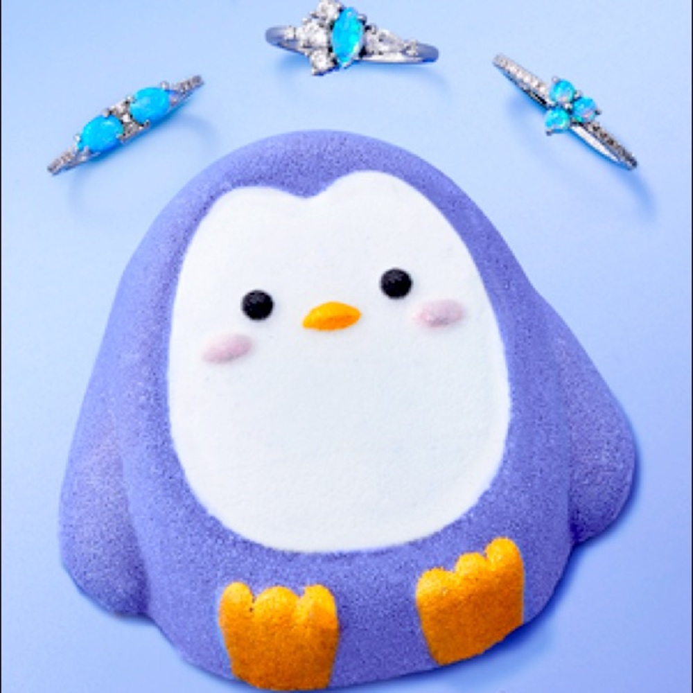 Charmed Aroma Penguin Bath Bomb